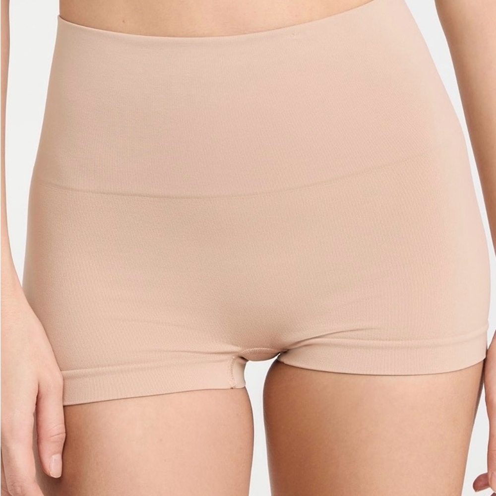 SPANX ExtraOrdinary Shaping Boyshort (40049R)